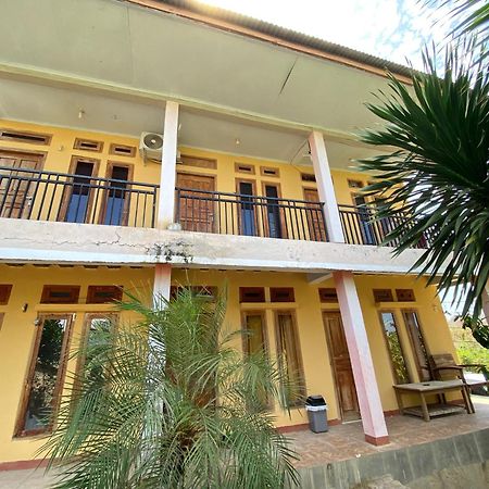 Pieter Homestay ลาบวนบาโจ ภายนอก รูปภาพ